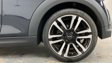 MINI Hatchback 1.5 Cooper Exclusive 3dr Auto Petrol Hatchback